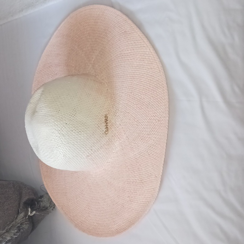 CALVIN KLEIN PEACH AND CREAM FLOPPY SUMMER HAT